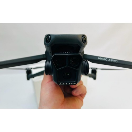 Квадрокоптер DJI Mavic 3 Pro в Кирове с пультом DJI RC