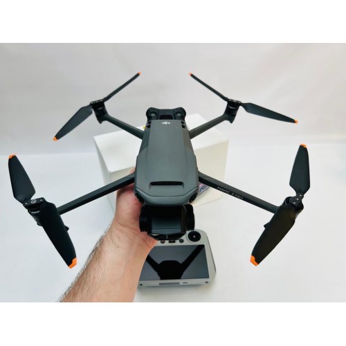 Квадрокоптер DJI Mavic 3 Pro в Кирове с пультом DJI RC